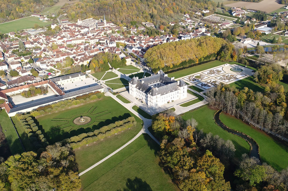 Ancy le Franc le chateau